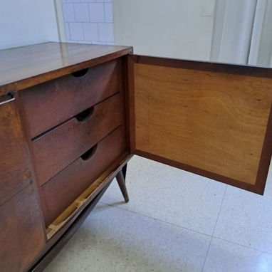 EN VENTA ARMARIO DE MADERA BUENA - 3/4
