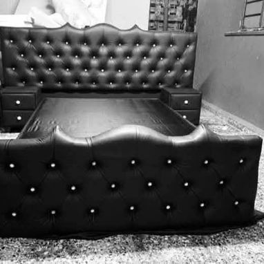 Camas taqpizadas sillones comadritas y juegos de sala cómodas y multimuebles - Img 121849471