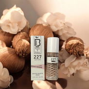 fragancia YOU T FULL 227 para mujer de 60ml, inspirada en Her Bravery - Img 57967208