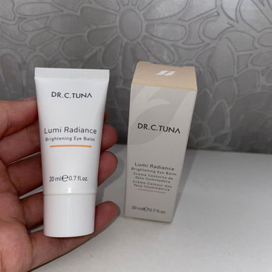 Skincare línea Lumi radiance de Farmasi - 3/3