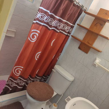 Ref#90. Espectacular biplanta en altos con 3 cuartos en excelente zona de Playa!!!! Con respaldo electroenergėtico!!!!! - 5/10