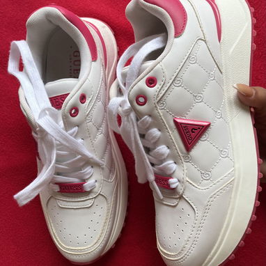 ✨Interesados al Privado ✨  📞56755600  • Nike 39/40  •Guess 37/38 - 2/2