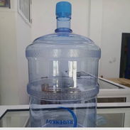 Se vende botellón plástico de agua de 20 litros. - Img 57746556