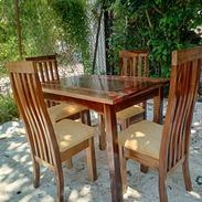 Mesa con 4 Sillas de Madera Sólida - Img 57240675