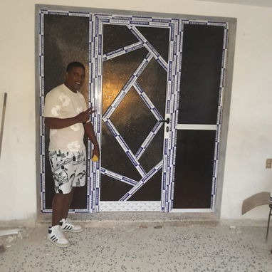 Ventanas y puertas de aluminio. Bajos de meseta. Mamparas de baños. Closet de espejos. Paños fijos ect - Img 118182774
