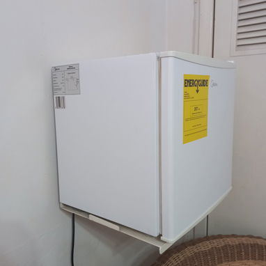 Se vende minibar con su base - 4/4