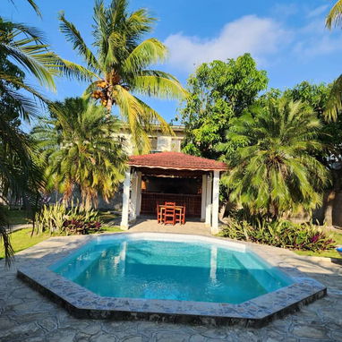 Alquilo Casa con Piscina en Guanabo - 5/10