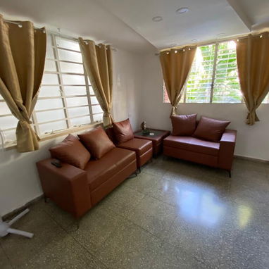 Se RENTA APTO INDEPENDIENTE EN EL VEDADO POR 27 Y N. 53880216 - Img 76824186