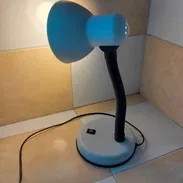 Lámpara de mesa PIXAR de uso - Img 56872680