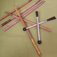 BAQUETAS Y ESCOBILLAS DE USO PARA PERCUSIÓN O BATERÍA - Img 56371246