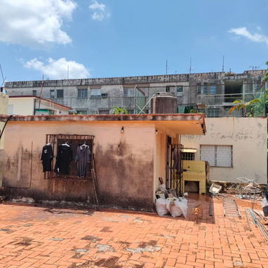 Casa independiente en el vedado - 6/8