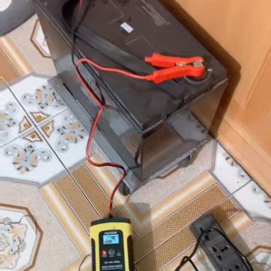 Cargador de Batería FOXSUR 12V - Mantenimiento y Extensión de la Vida Útil de la Batería - Img 89435678
