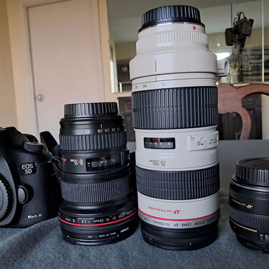 Canon 5D Mark III con 3 lentes y accesorios - Img 121860085