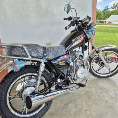 Suzuki GN125F - 2/4