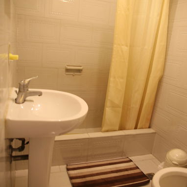 Se renta apartamento independiente de 1 habitación en calle 25 y B, Vedado. - Img 121369755