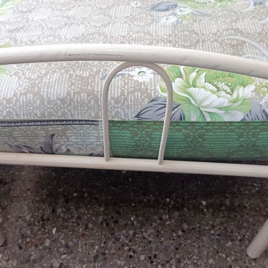 SE VENDE CAMA PERSONAL CON COLCHÓN, DE USO, PERO EN BUEN ESTADO - Img 121463355