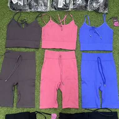 Juegos de Blusa corta y licra corta precio 10usd color negro gris y azul - Img 125987900
