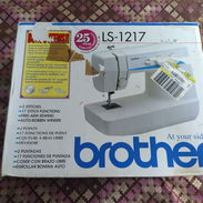 Maquina de cocer electrica marca Brother con todos sus accesorios - Img 56514345