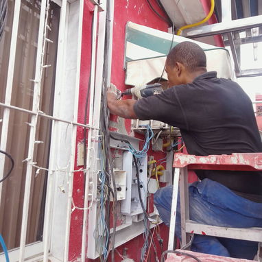 Se hacen trabajos de electricidad en su vivienda o negocio - Img 124926457