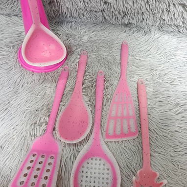 Set de 6 utensilios de silicona con base giratoria en 8000cup - Img 122487826