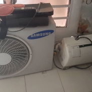 vendo split samsung de 1toneladapara piezas tiene problemas en el condensador por lo demas todo al kilo 111USD 58240081 - Img 57019941