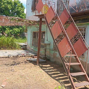 Se vende Casa quinta grande con Garaje, Patio, lote de Terreno particular y Pozo de agua - 4/10
