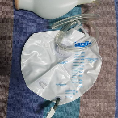 Pato urinario para hombre con bolsa recolectora de 2 litros - 2/2