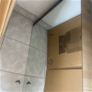 Mueble de encimera de cristal con espejo,mezcladora y herrajes ,nuevo en caja transporte y garantía - Img 45653187