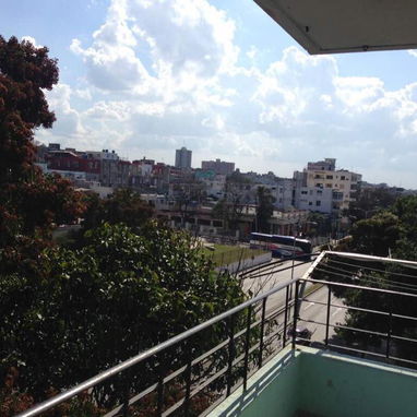 Permuta DOS por UNA. Dentro de El Vedado. - Img 124517924