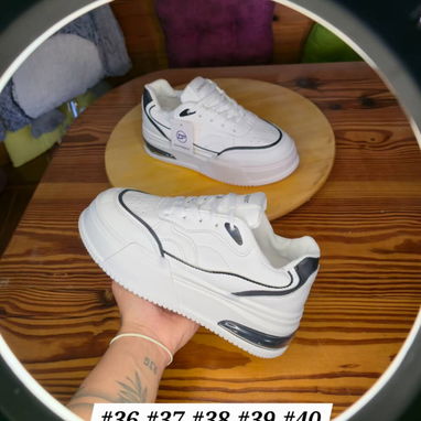 Variedad de zapatos - Img 123191291