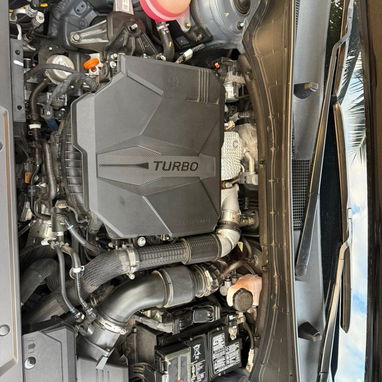 Vendo óseo Hyundai Santa Fe, 2024, con turbo el básico - Img 113687534