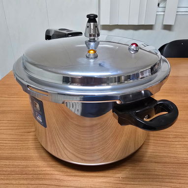 🚧 OLLA DE PRESIÓN DE 5 Y 7 LITROS DE ACERO INOXIDABLE PARA INDUCCIÓN MARCA BEE ELECTRICS 🚧 - Img 115356914