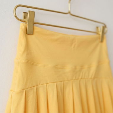 Falda Pantalón Deportiva / Skort de Tenis Amarillo / Licra - Img 125359210