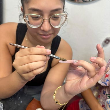 Taller/Curso Presencial para Principiantes ( Uñas Acrílicas, Base Rubber, Gel de Construcción y Soft Gel) - 7/9