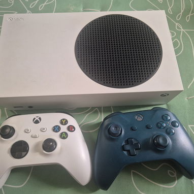 Vendo xbox series s 2 mandos 250 usd - Img 126947176