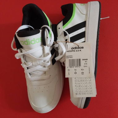 Tenis Adidas originales - Img 120520304