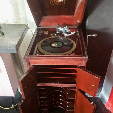 Vendo única y espectacular Victrola Art Noveau, modelo VV-X 100433 J, funcionando! - Img 117811062