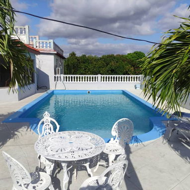 Renta casa con piscina grande a 7 cuadras playa de Guanabo  😎 4 habitaciones climatizadas,  +53 52463651 x WhatsApp, R - Img 109268425