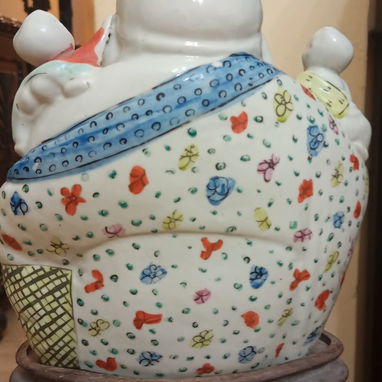 Buda antiguo de porcelana china con base mide 29 cm de altura y sin base mide 25 cm - Img 123115736