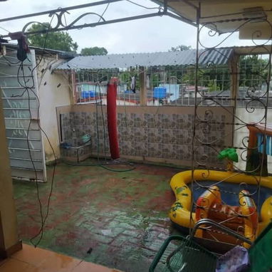 *$40.000usd CON AJUSTE. En venta casa de 3 plantas(dividida en 2) con garaje en Víbora Park, Arroyo Naranjo. - 3/10