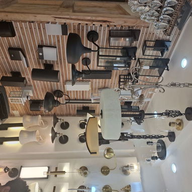 Lámparas de mesa, pared, ventiladores de techo, bombillos y repuestos. https://wa.me/50771293‼️   Buen precio al pv. Men - 5/5