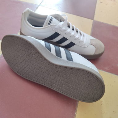 Zapatos Adidas originales (mínimo uso) traídos de EEUU - 3/4