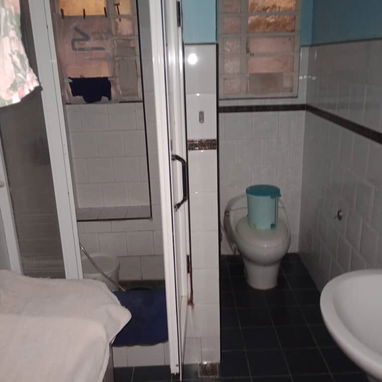SE VENDE CASA - 2/9