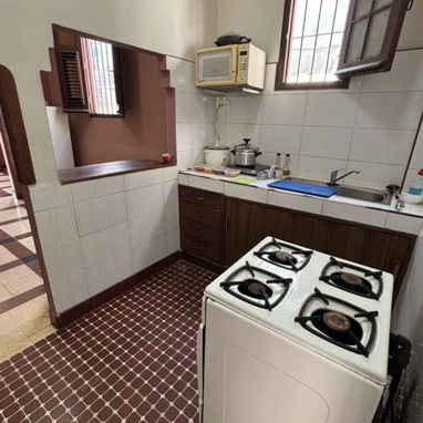 Casa independiente con garaje y negocio. Calle B en Lawton. 3/4, 2 baños. Tel. 52703482 - Img 124824933