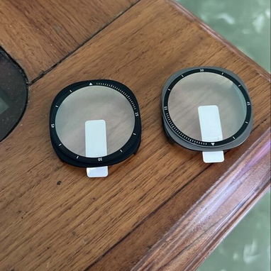 Protectores y Micas de cristal para Galaxy Watch 8 (40,44 y 46mm Clasico). Tengo Marcos solos y protectores Completos!! - Img 114134054