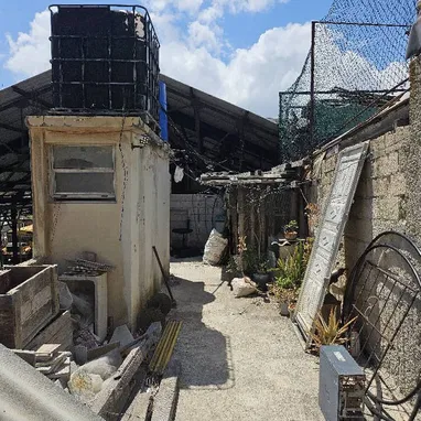 *Se vende 🏡 puerta de calle en Centro Habana*  ✔️*HAY un parqueo estatal cerca,en la misma cuadra*  ✔️*En la planta baj - Img 120900792