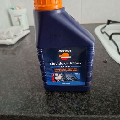 12 Fuido de frenos DOT 4. Castrol y Repsol. 250 ml - 2/2