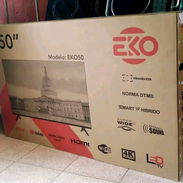 TV EKO de 50 pulgadas con cajita interna y soporte para la pared - Img 57562383