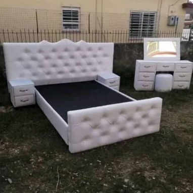 Juegos de dormitorio tapizados - Img 104952757