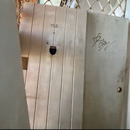 VENDO 4 PUERTAS ORIGINALES DE MADERA 150 USD O EQUIVALENTE POR TODAS - Img 56098808